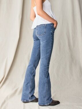 Abercrombie & Fitch - Mid Rise Boot Cut Jeans